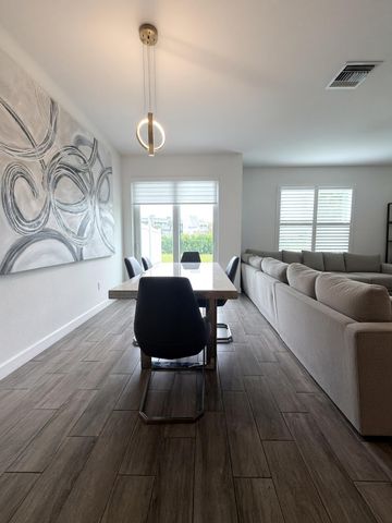 4180 Lagoon Shore Drive, Lake Worth, FL 33467