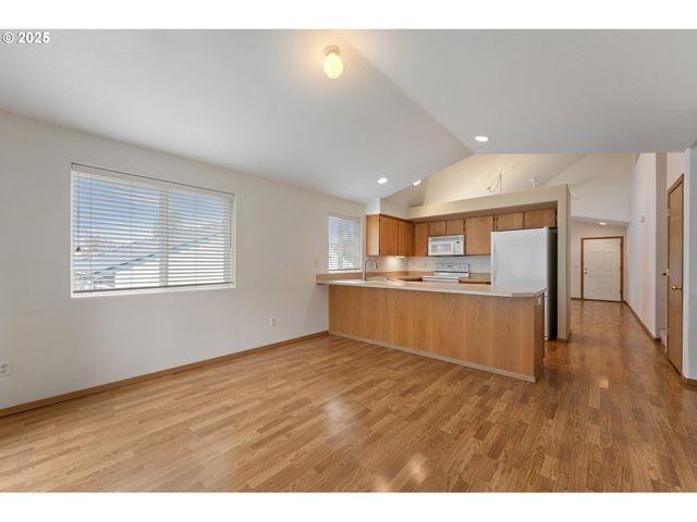 9405 Sw BUCKINGHAM Pl, Beaverton, OR 97007