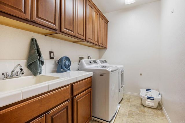 970 Idyllwild Way, San Marcos, CA 92078