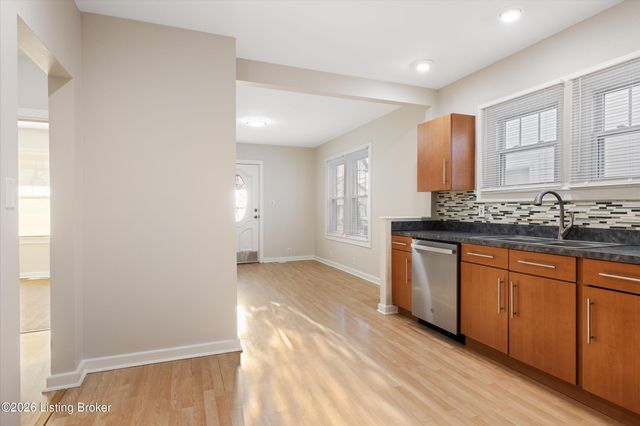 1043 Wetterau Ave, Louisville, KY 40217