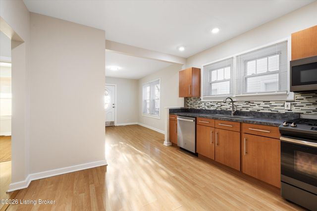 1043 Wetterau Ave, Louisville, KY 40217