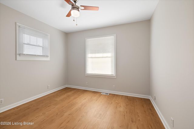 1043 Wetterau Ave, Louisville, KY 40217