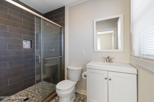 1043 Wetterau Ave, Louisville, KY 40217