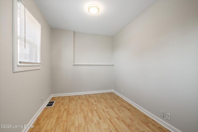 1043 Wetterau Ave, Louisville, KY 40217