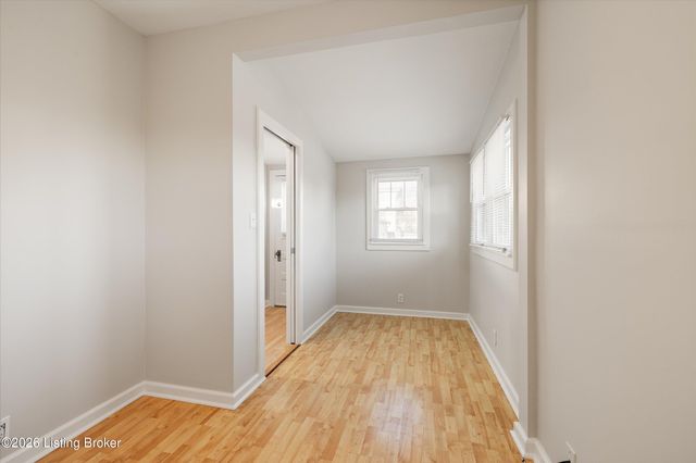 1043 Wetterau Ave, Louisville, KY 40217