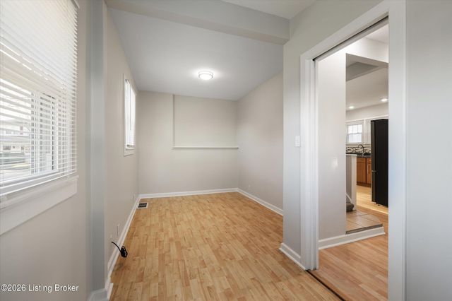 1043 Wetterau Ave, Louisville, KY 40217