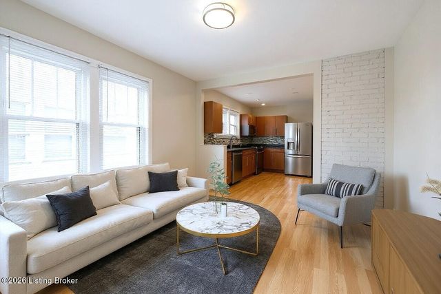 1043 Wetterau Ave, Louisville, KY 40217