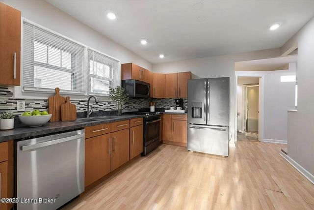 1043 Wetterau Ave, Louisville, KY 40217