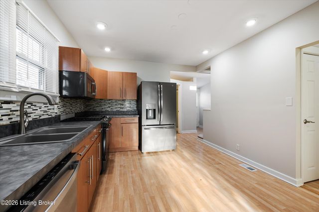 1043 Wetterau Ave, Louisville, KY 40217