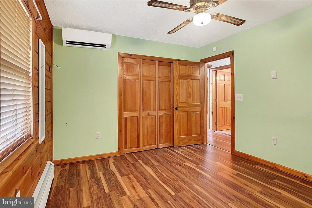 62 LAKEFRONT DR, Pine Grove, PA 17963