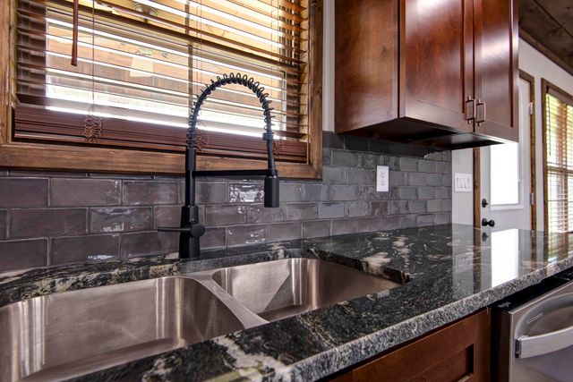 150 Sunshine Avenue, Cabool, MO 65689