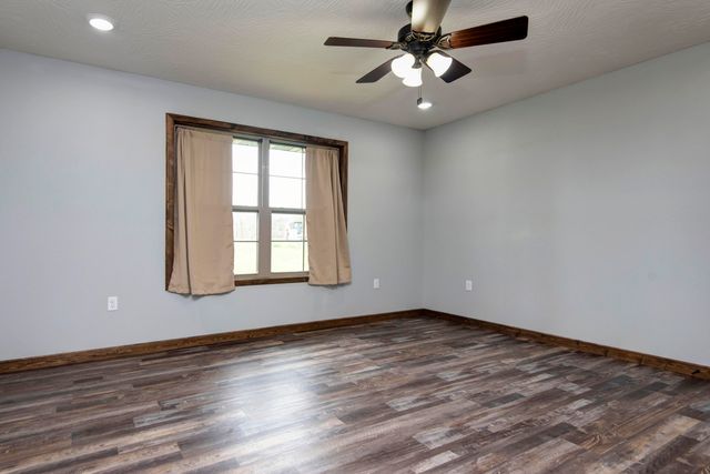 150 Sunshine Avenue, Cabool, MO 65689