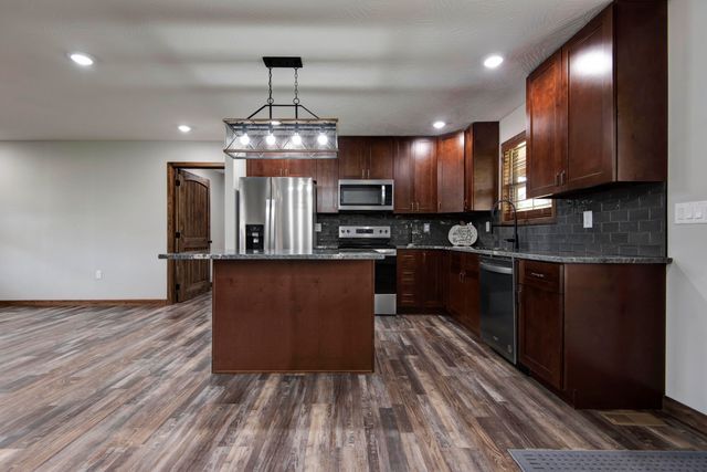 150 Sunshine Avenue, Cabool, MO 65689