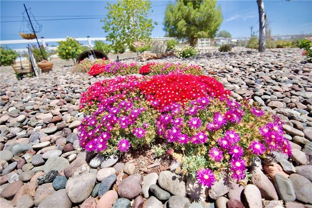 22585 Ocotillo, Apple Valley, CA 92308