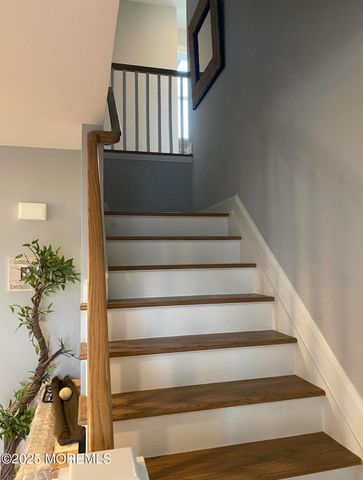 17 Via Ripa Way, Sea Bright, NJ 07760