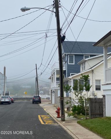 17 Via Ripa Way, Sea Bright, NJ 07760