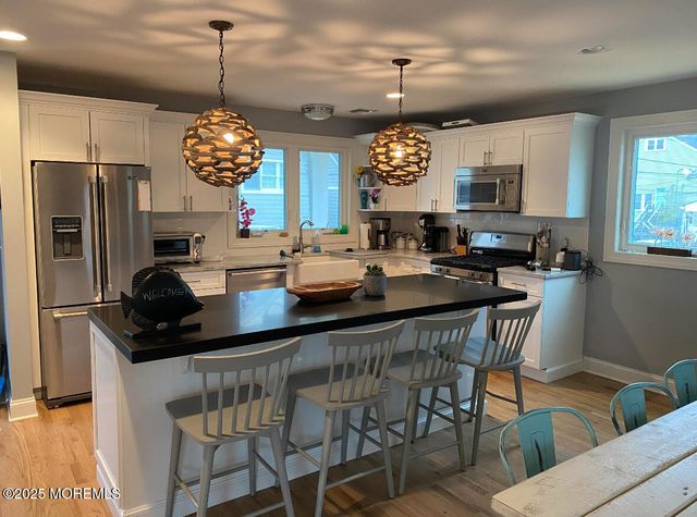 17 Via Ripa Way, Sea Bright, NJ 07760