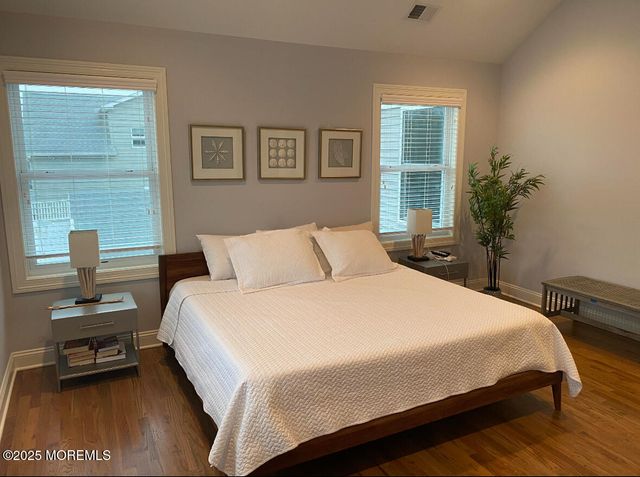 17 Via Ripa Way, Sea Bright, NJ 07760