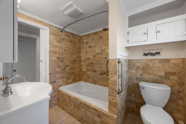 41 Depot Road W, West Harwich, MA 02671