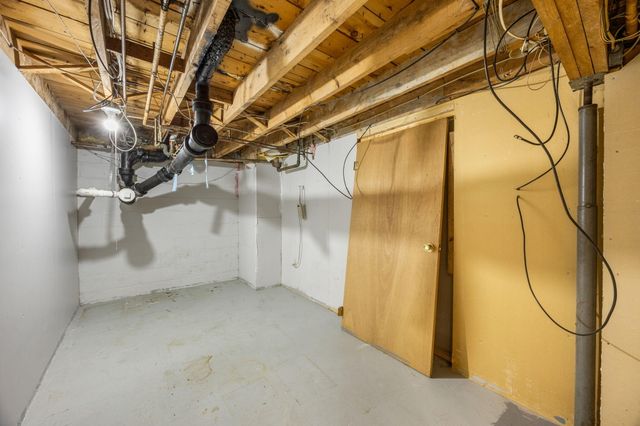 41 Depot Road W, West Harwich, MA 02671