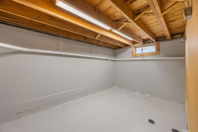 41 Depot Road W, West Harwich, MA 02671