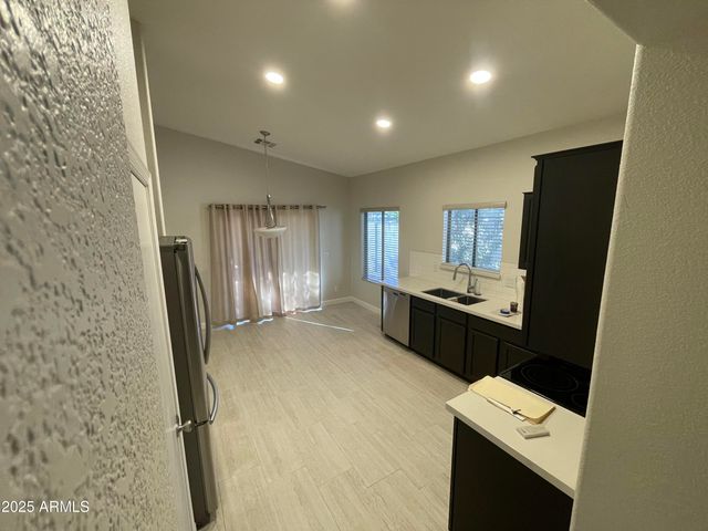 3803 W COMMONWEALTH Avenue, Chandler, AZ 85226