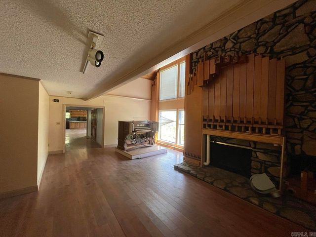 2800 Meadow Ridge, Benton, AR 72019