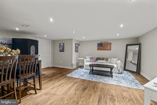 907 KINGS CROFT, Cherry Hill, NJ 08034