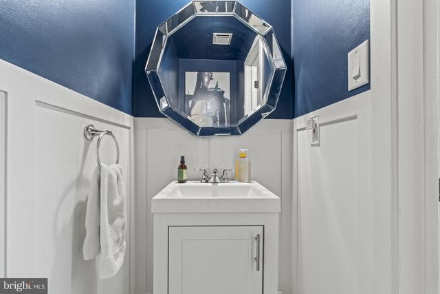 907 KINGS CROFT, Cherry Hill, NJ 08034