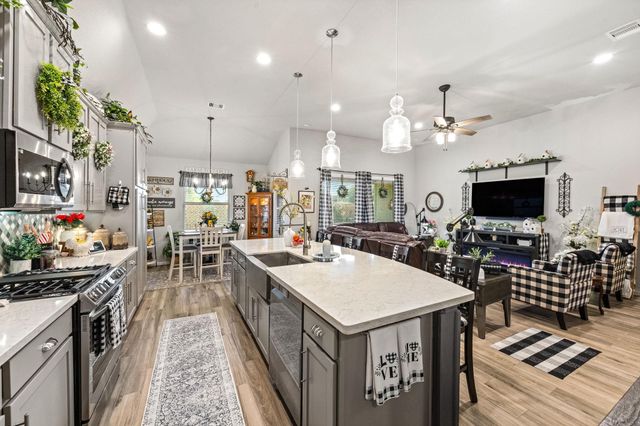7510 Heather Arbor Trail, Pasadena, TX 77505