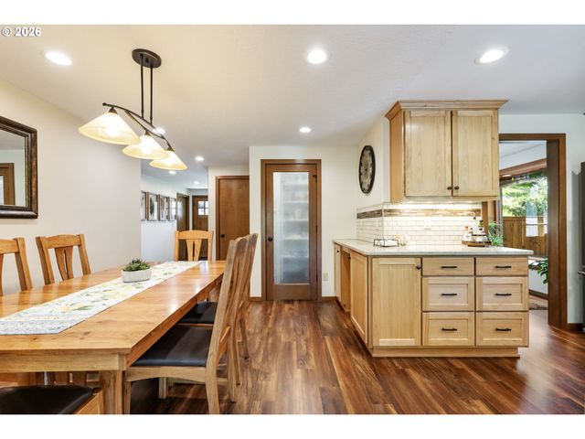 937 WILLAMINA Ave, Forest Grove, OR 97116