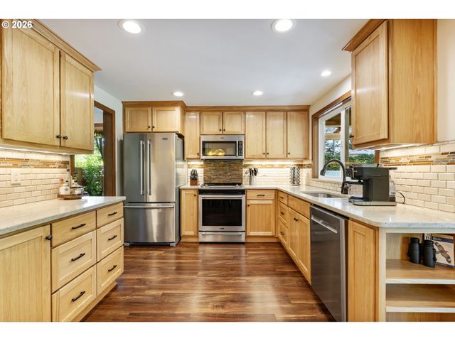 937 WILLAMINA Ave, Forest Grove, OR 97116