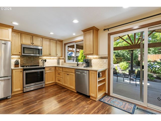 937 WILLAMINA Ave, Forest Grove, OR 97116