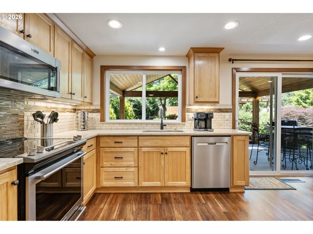 937 WILLAMINA Ave, Forest Grove, OR 97116