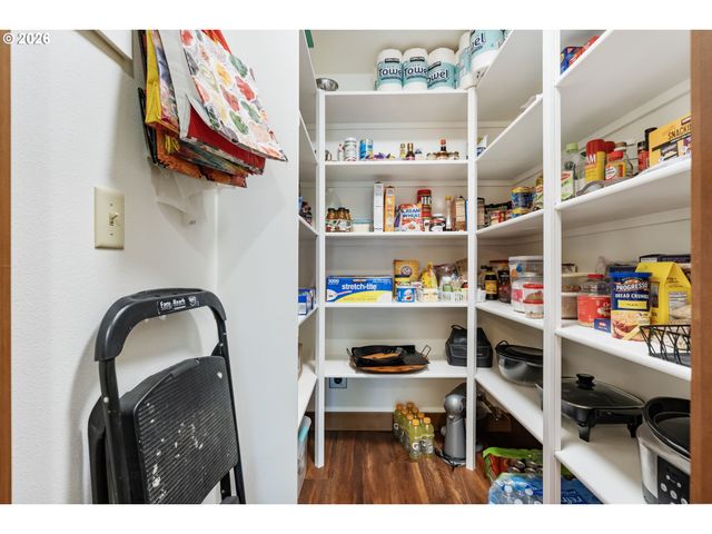 937 WILLAMINA Ave, Forest Grove, OR 97116
