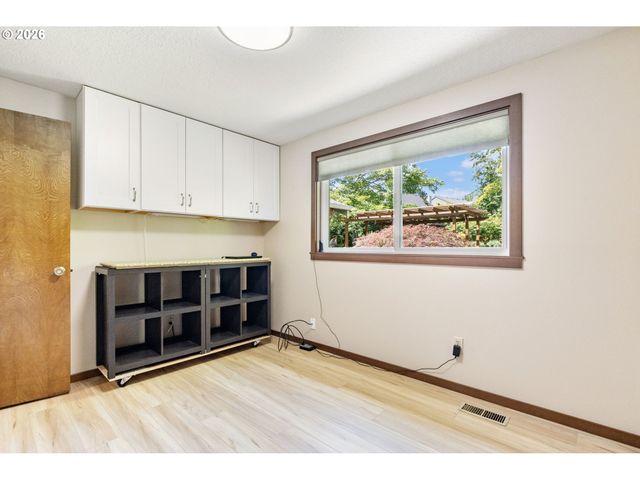 937 WILLAMINA Ave, Forest Grove, OR 97116