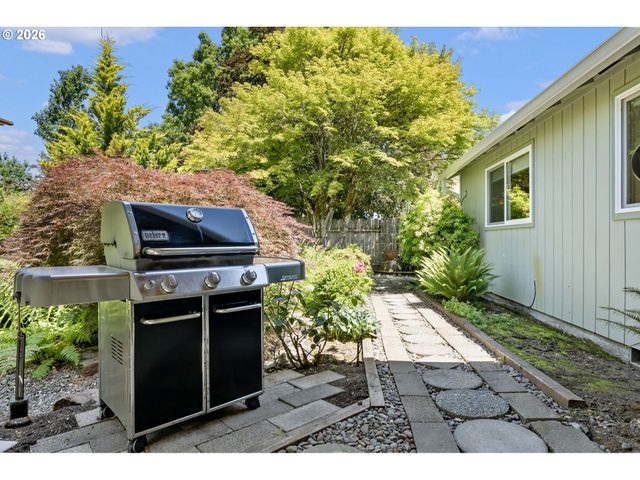 937 WILLAMINA Ave, Forest Grove, OR 97116