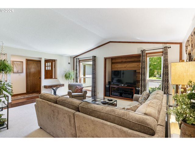 937 WILLAMINA Ave, Forest Grove, OR 97116