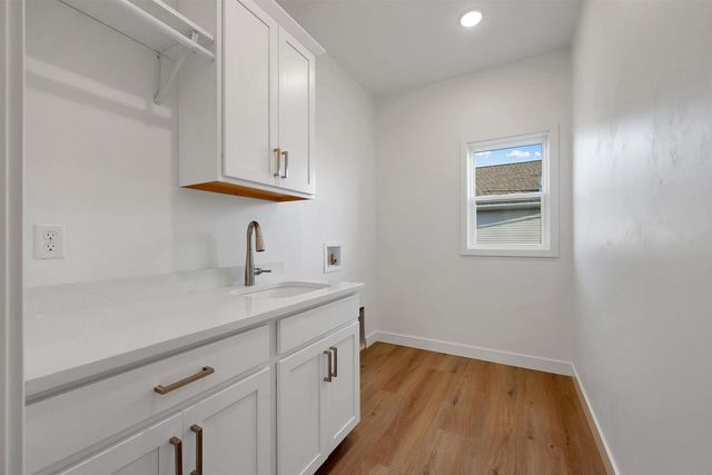 713 ROYAL ST PATS DRIVE, Wrightstown, WI 54180