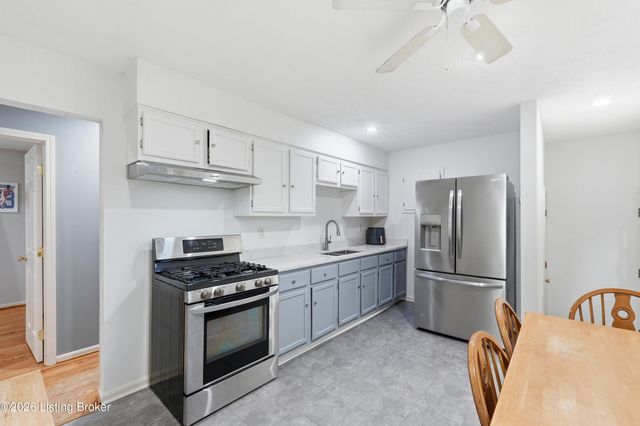 10203 Waycross Ave, Louisville, KY 40229