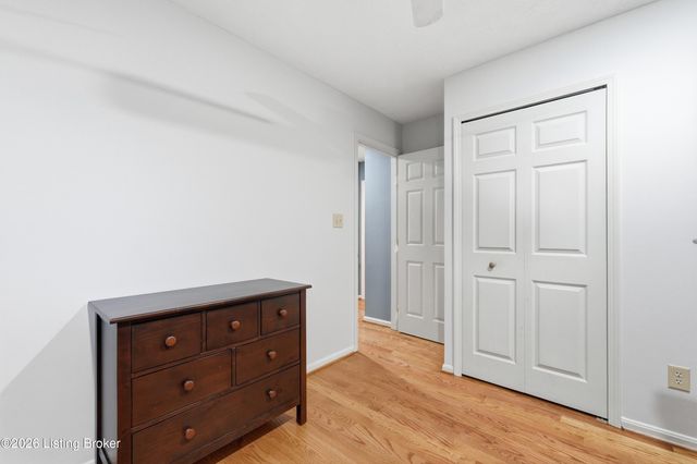 10203 Waycross Ave, Louisville, KY 40229