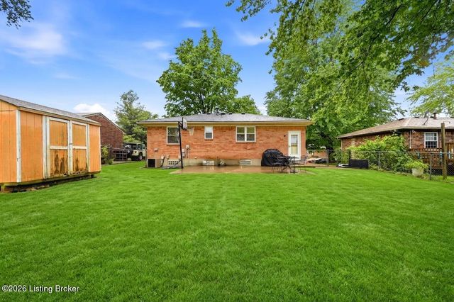 10203 Waycross Ave, Louisville, KY 40229