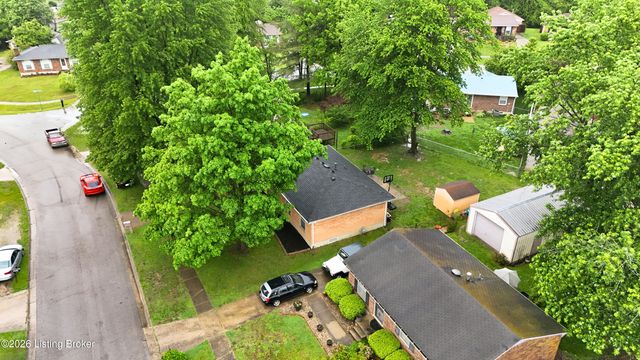 10203 Waycross Ave, Louisville, KY 40229