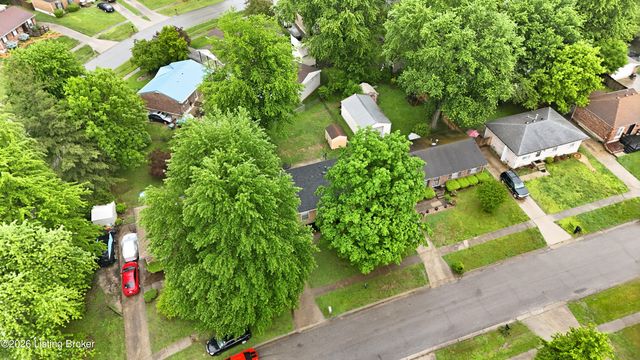 10203 Waycross Ave, Louisville, KY 40229