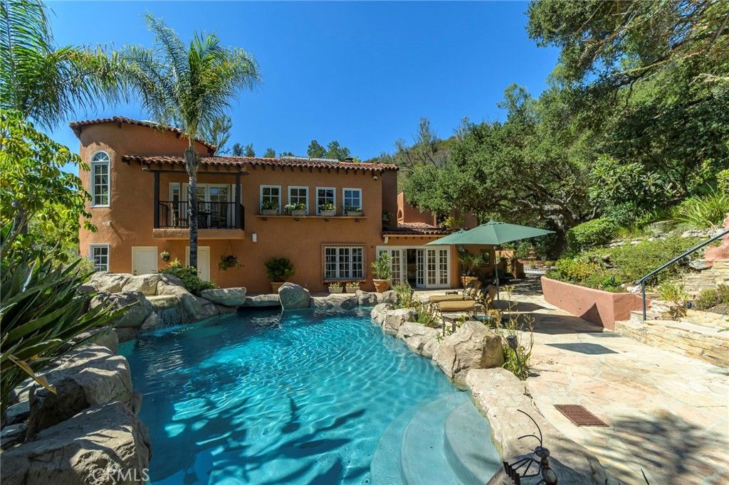 2401 Cascadia Drive, Glendale, CA 91206 — exterior