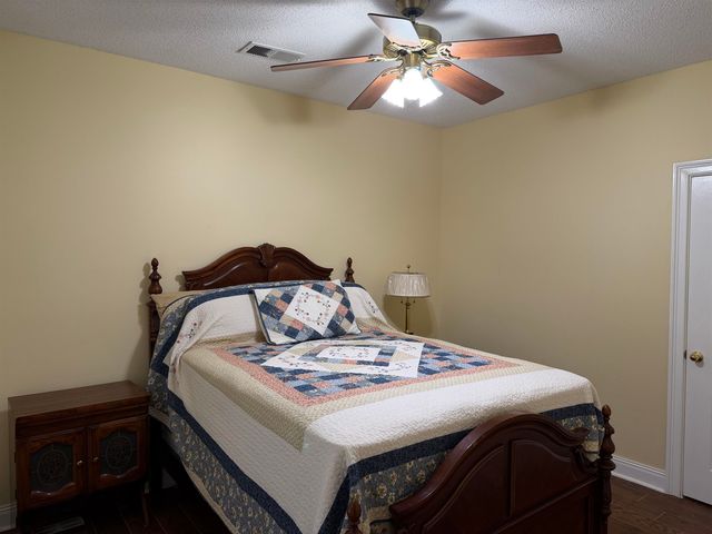 695 MIDDLEBURG RD, Hickory Valley, TN 38042