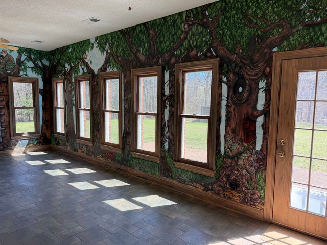 695 MIDDLEBURG RD, Hickory Valley, TN 38042