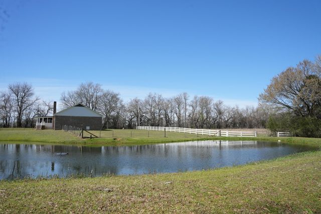 695 MIDDLEBURG RD, Hickory Valley, TN 38042