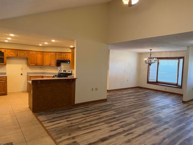 695 MIDDLEBURG RD, Hickory Valley, TN 38042