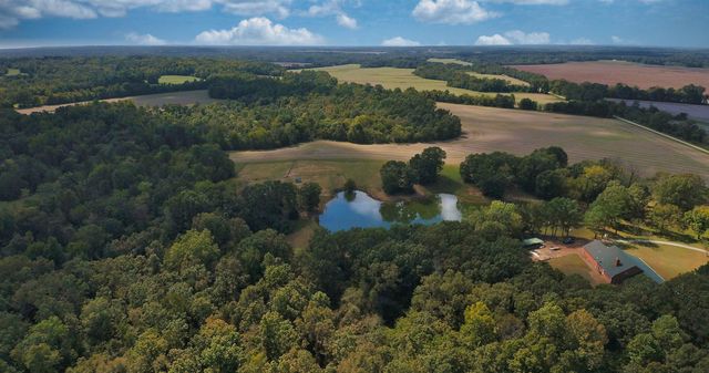 695 MIDDLEBURG RD, Hickory Valley, TN 38042